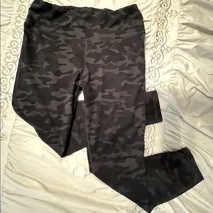 Women’s Danskin Active Leggings - XL